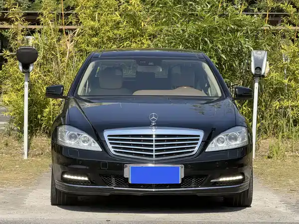 Mercedes-Benz S-Class 2012