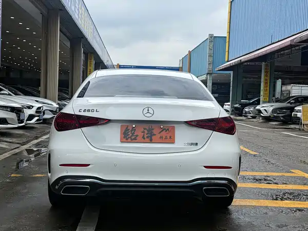Mercedes-Benz C-Class 2024