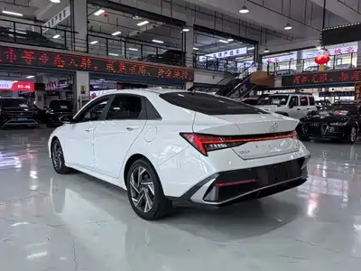 Hyundai Elantra 2023