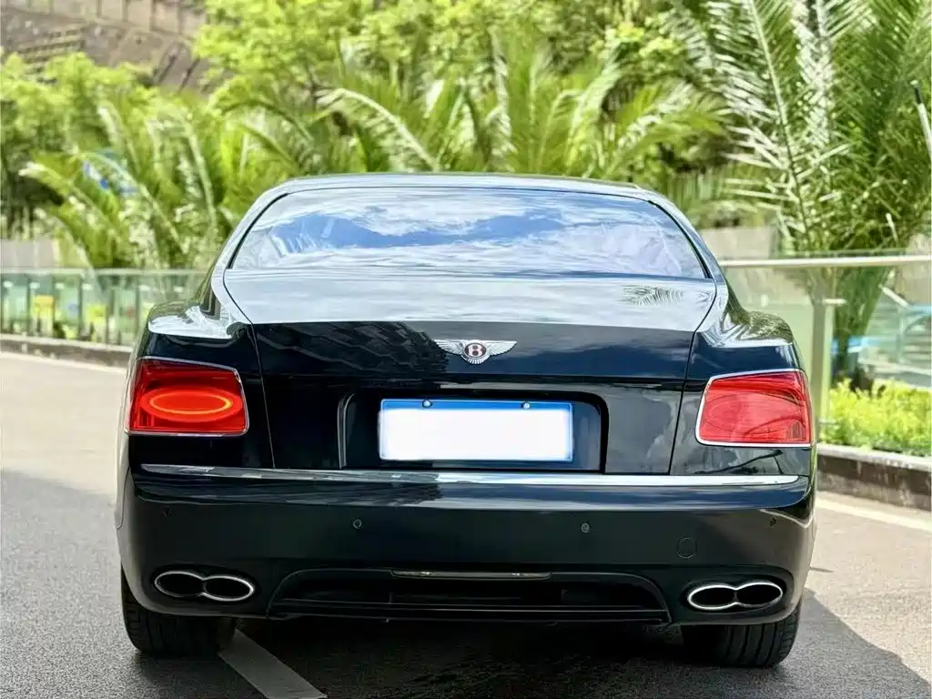 Bentley Flying Spur 2018 — фото 8