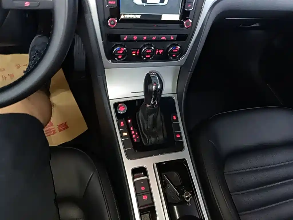 Volkswagen Passat 2015 — фото 14