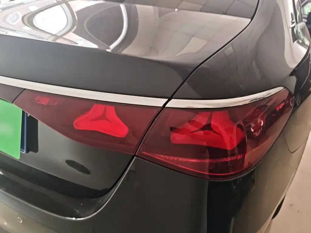 Mercedes-Benz E-Class 2024