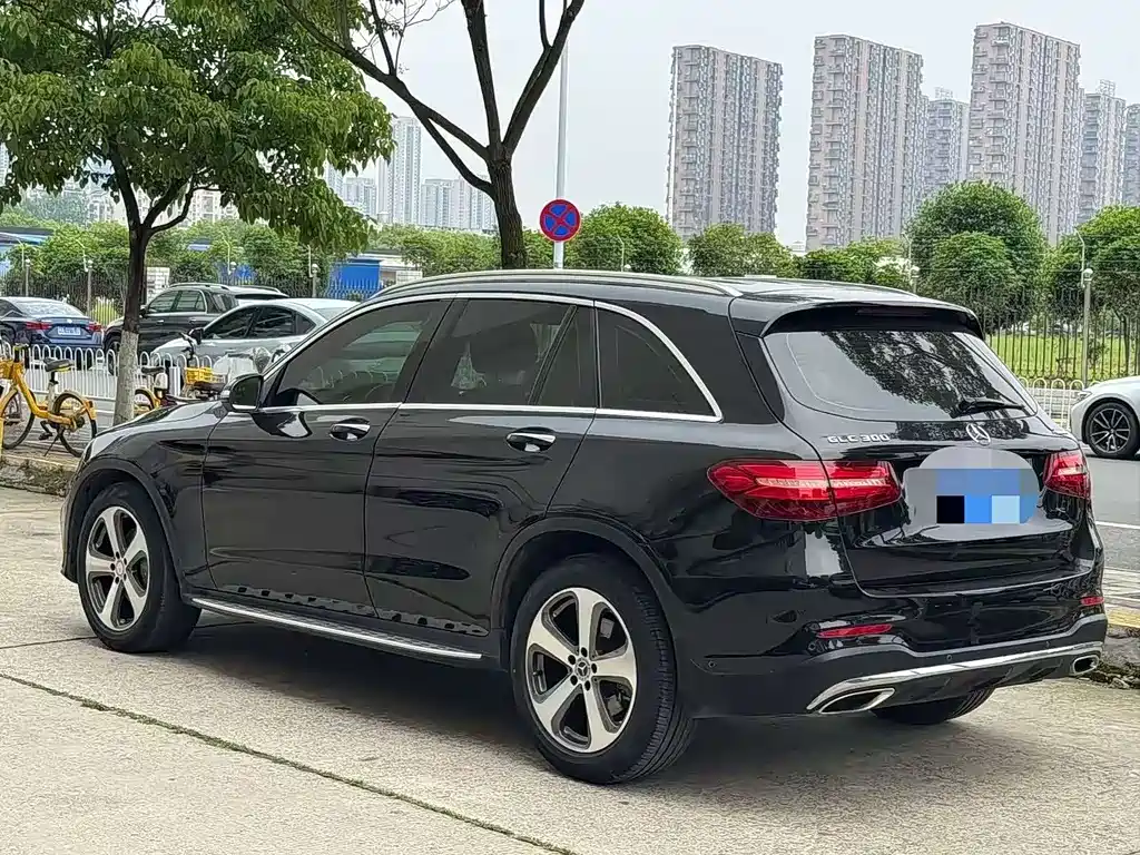 Mercedes-Benz GLC 2017 — фото 14