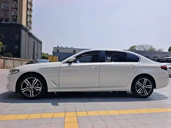 BMW 5 Series 2021