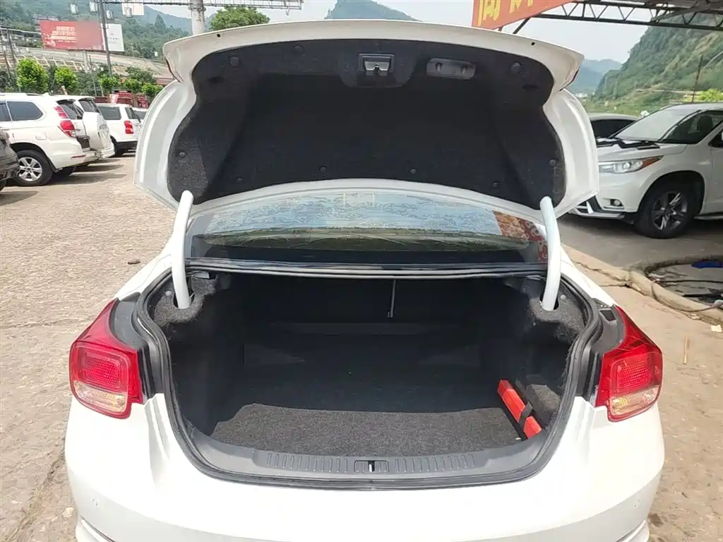 Chevrolet Malibu 2014 — фото 19