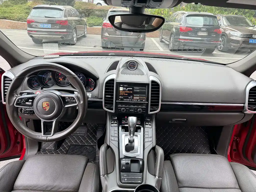 Porsche Cayenne 2016 — фото 12
