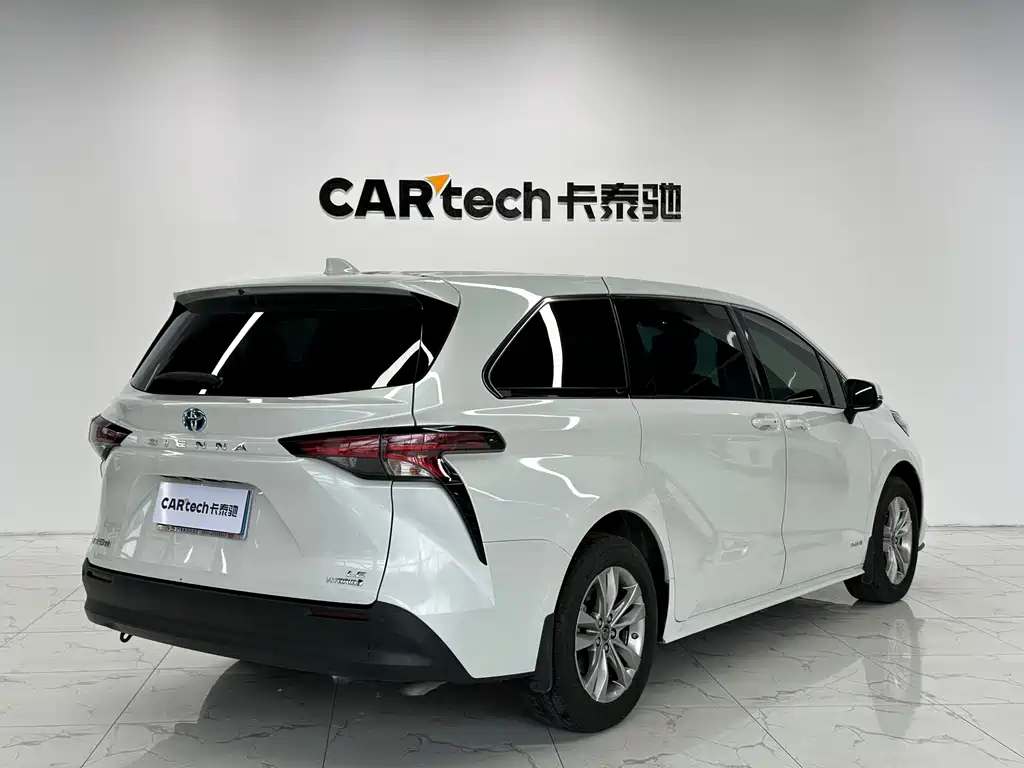 Toyota Sienna 2023 — фото 4