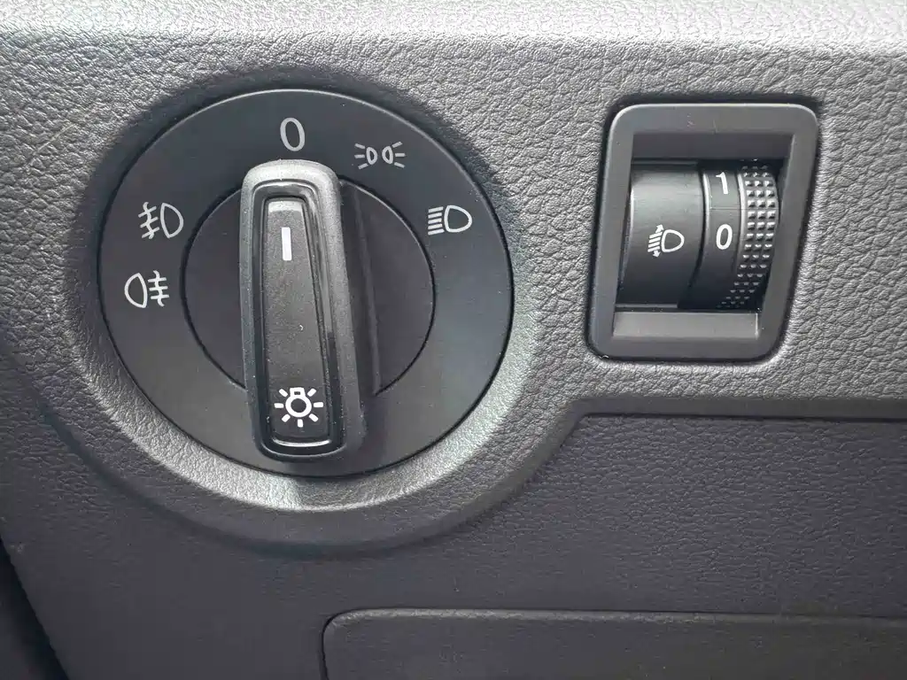 Volkswagen T-Cross 2021 — фото 11