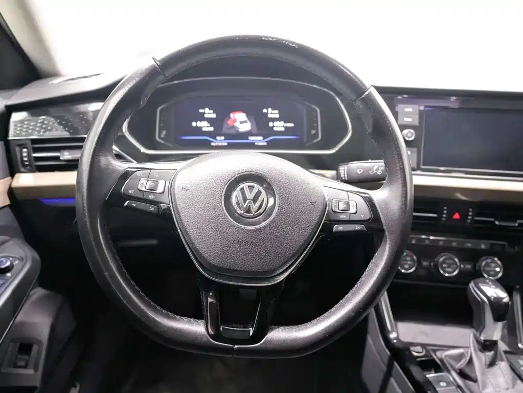 Volkswagen Passat 2019 — фото 18