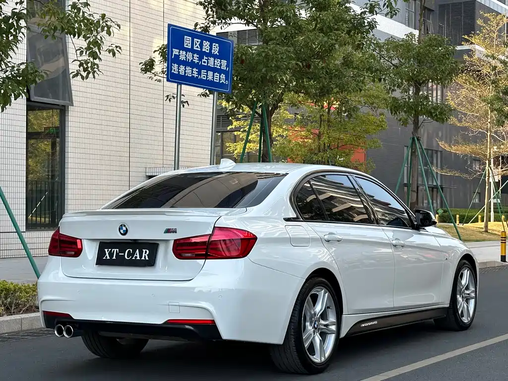 BMW 3 Series 2018 — фото 14