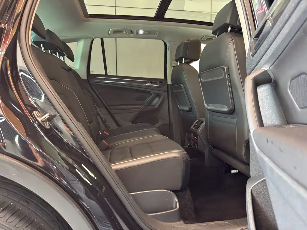 Volkswagen Tiguan 2019 — фото 11