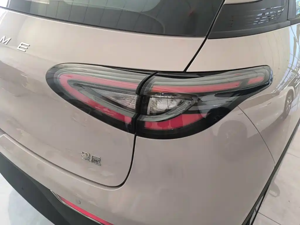 Geely Galaxy Starwish 2026 — фото 8
