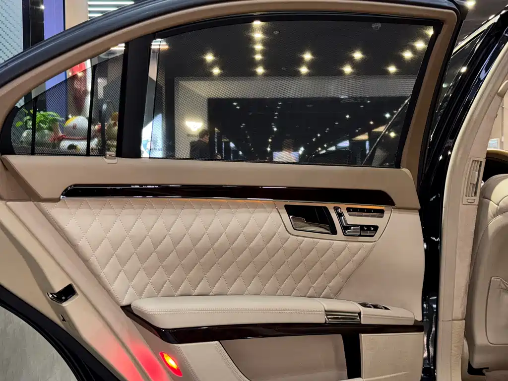 Mercedes-Benz S-Class AMG 2011 — фото 21