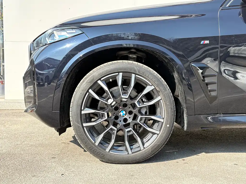 BMW X5 — фото 6