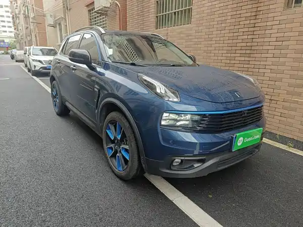 Lynk & Co 01 2020