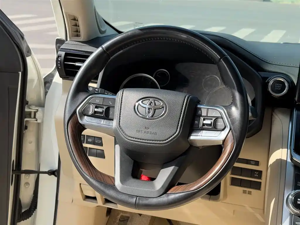Toyota Land Cruiser 2024 — фото 12