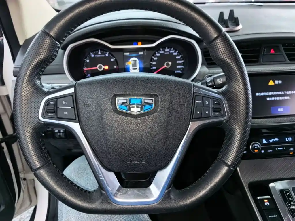 Geely Emgrand GS 2016 — фото 11