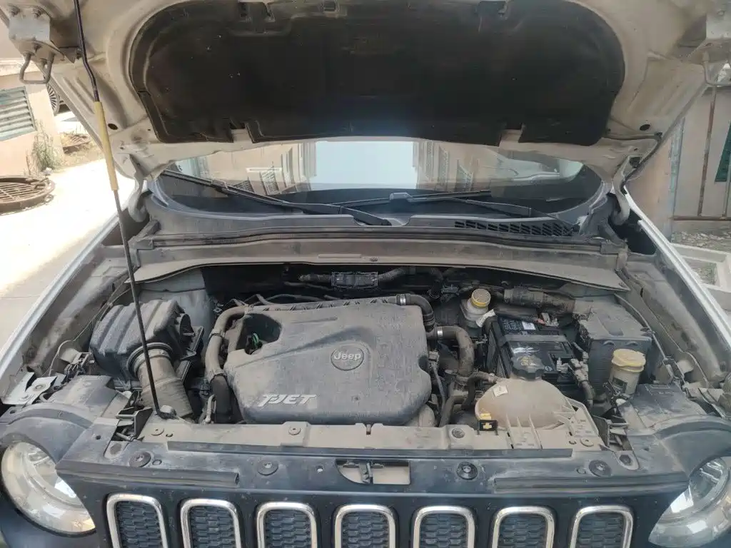 Jeep Renegade 2018 — фото 17