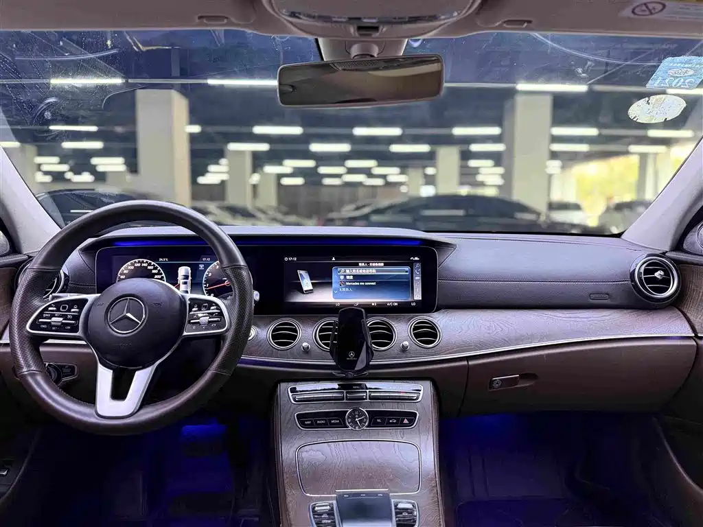 Mercedes-Benz E-Class 2019 — фото 15