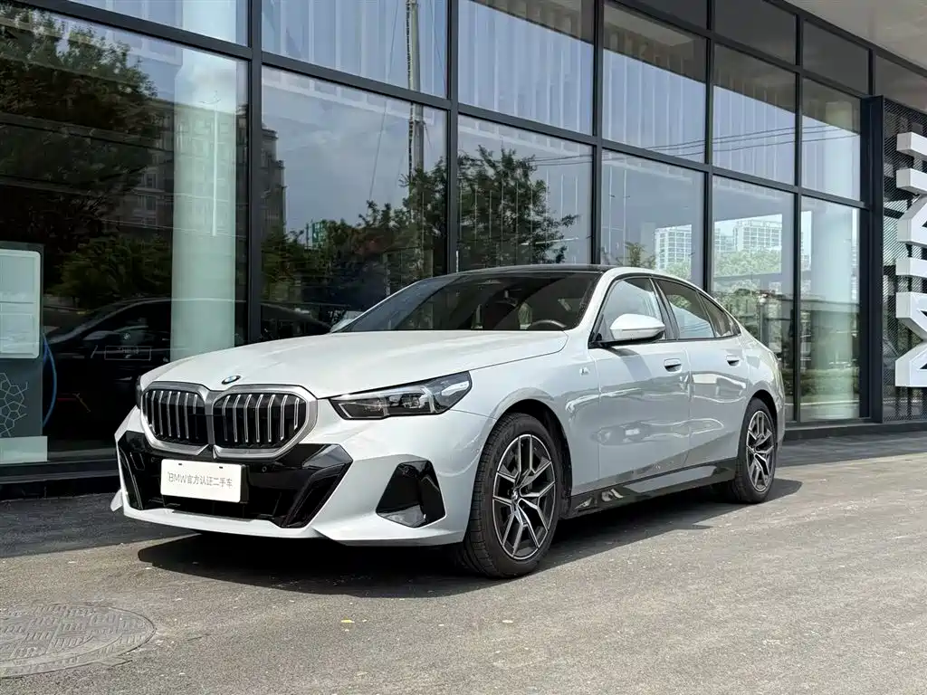 BMW 5 Series 2025
