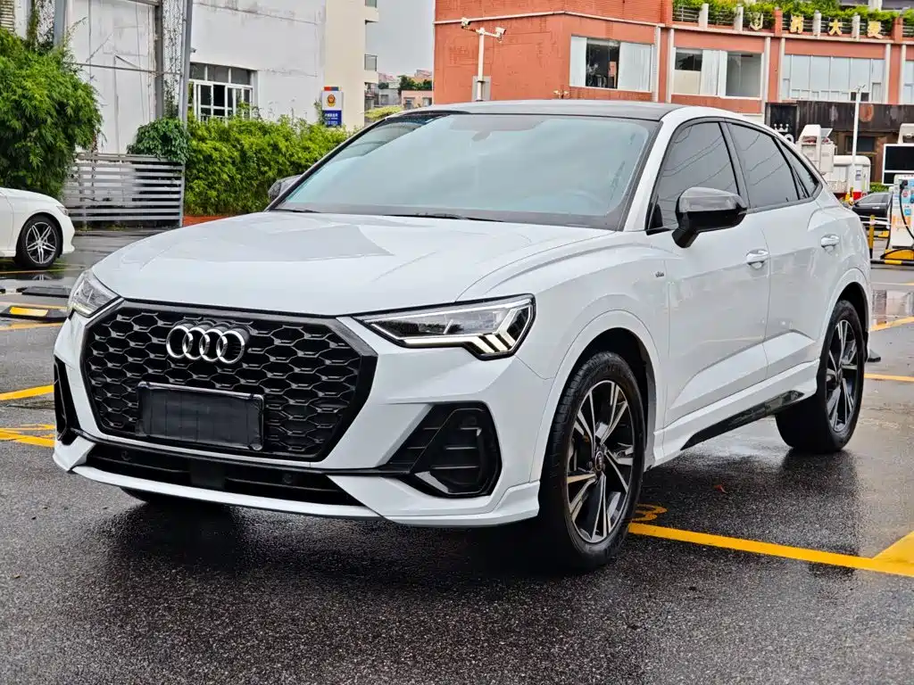 Audi Q3 Sportback 2023 — фото 1