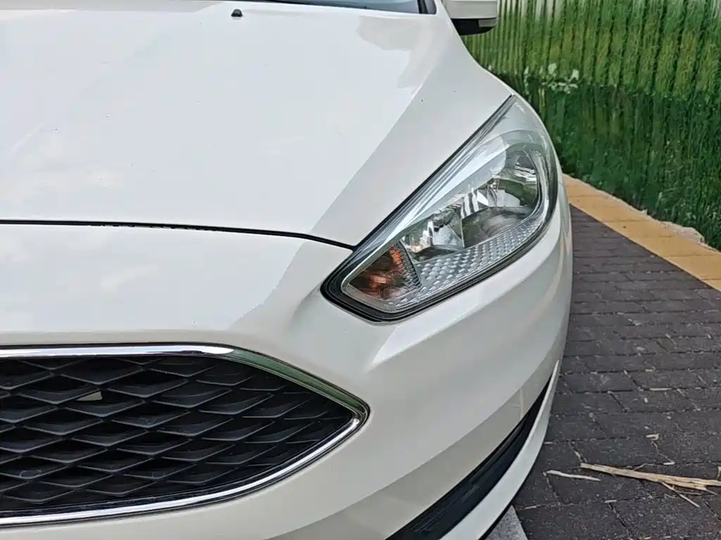 Ford Focus 2017 — фото 24
