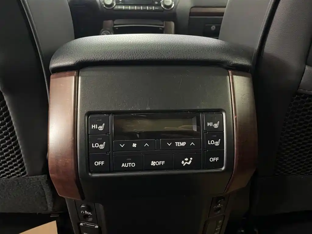 Toyota Prado 2017 — фото 13