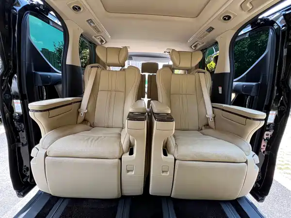 Toyota Alphard 2021