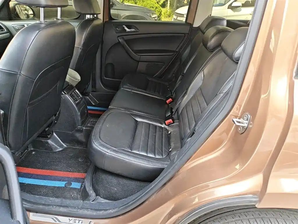 Skoda Yeti 2015 — фото 15