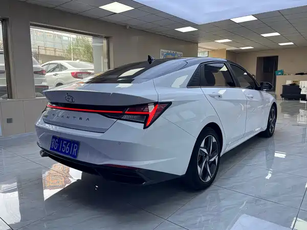 Hyundai Elantra 2023