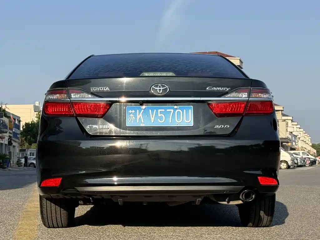 Toyota Camry 2017 — фото 5