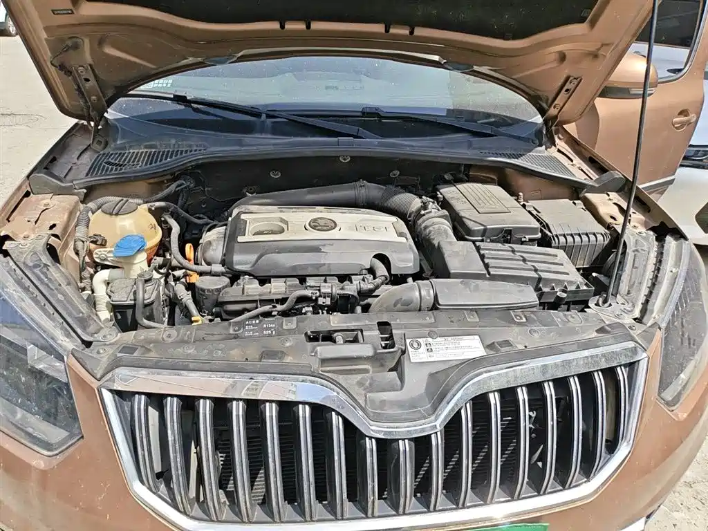 Skoda Yeti 2015 — фото 11