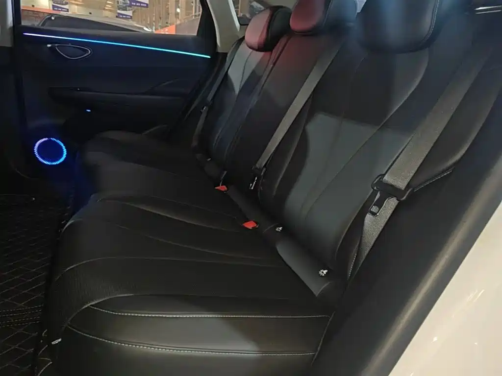 BYD Seal 05 DM-i 2025 — фото 17