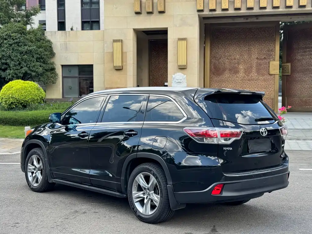 Toyota Highlander 2017 — фото 17