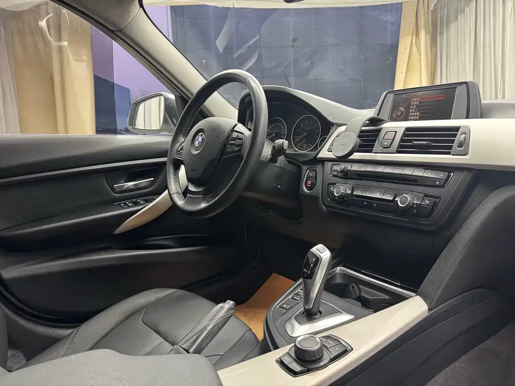 BMW 3 Series 2015 — фото 23