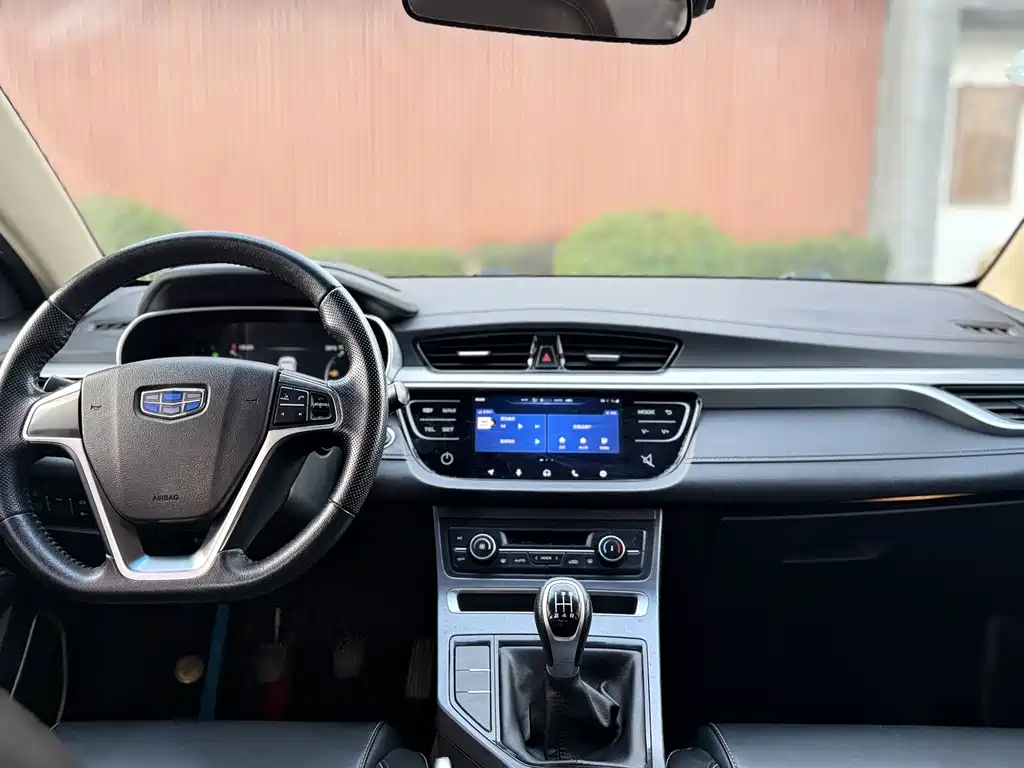 Geely Emgrand 2019 — фото 17