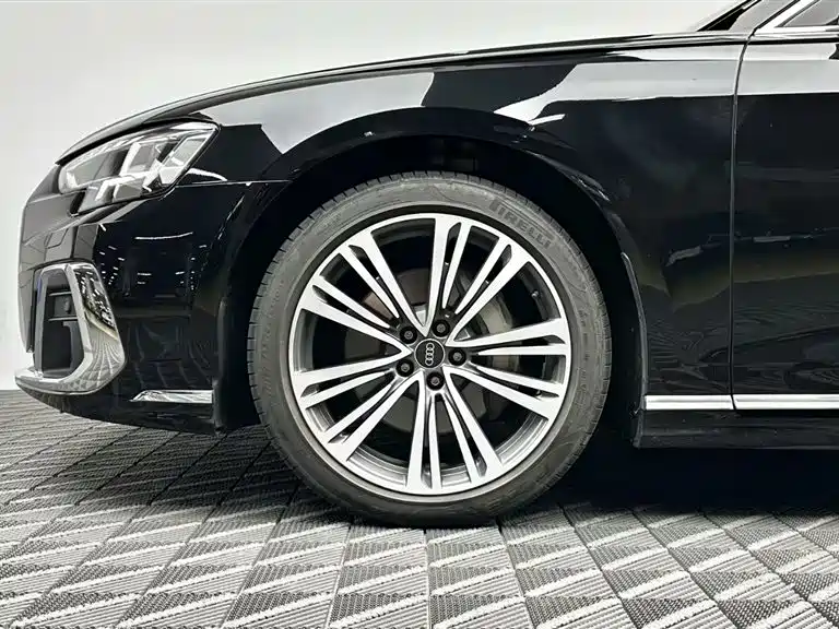 Audi A8 2024