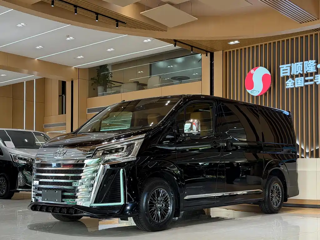 Toyota Hiace 2024 — фото 2