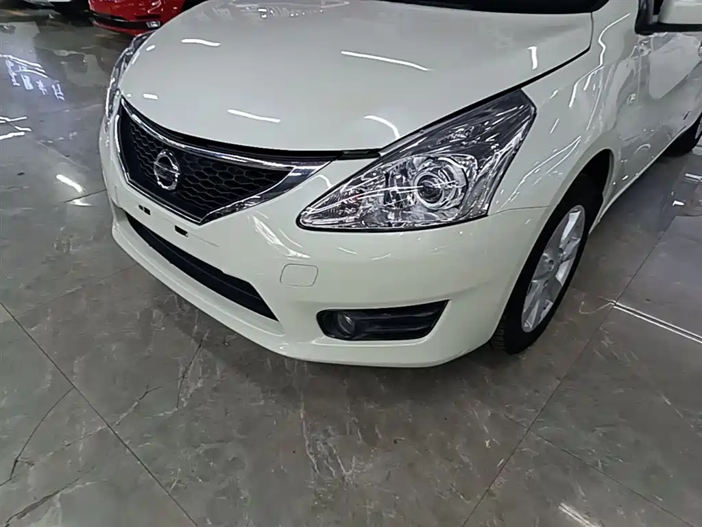 Nissan Tiida 2015 — фото 24