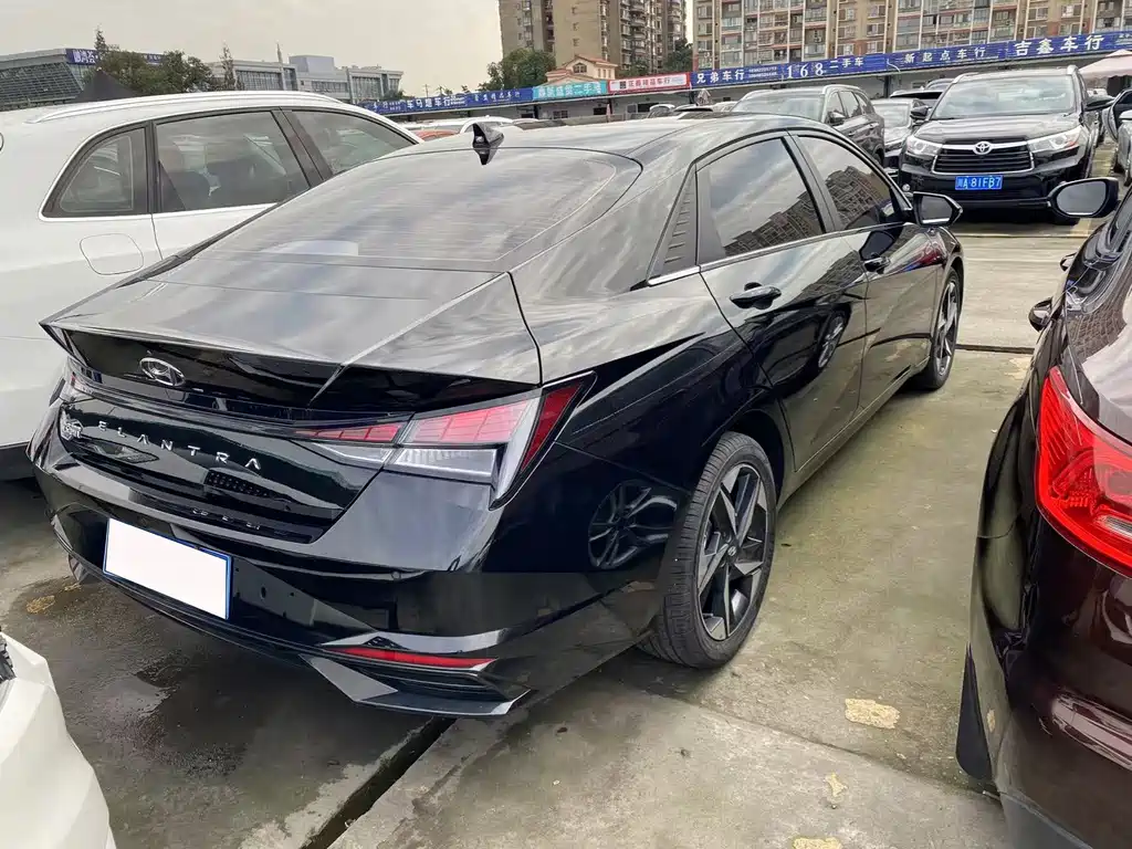 Hyundai Elantra 2020 — фото 10