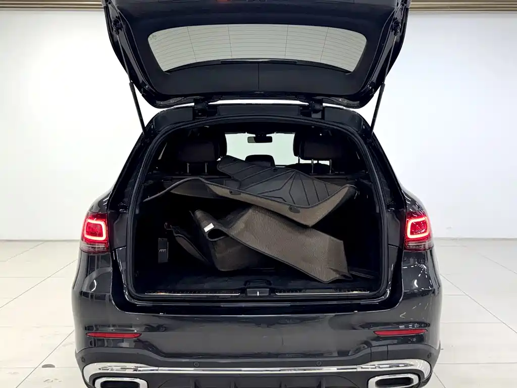 Mercedes-Benz GLC 2023