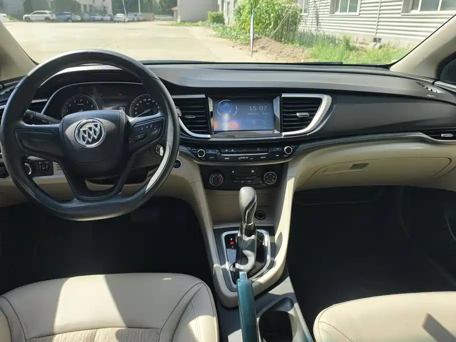 Buick Excelle 2017 — фото 12