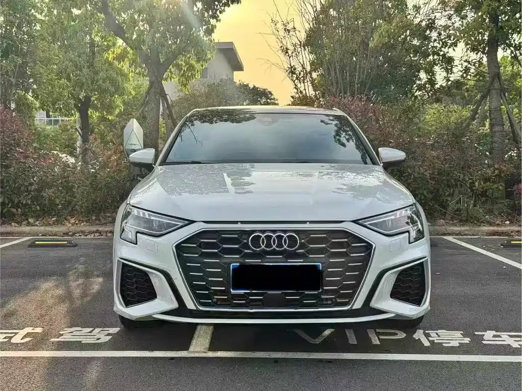 Audi A3 2023 — фото 2