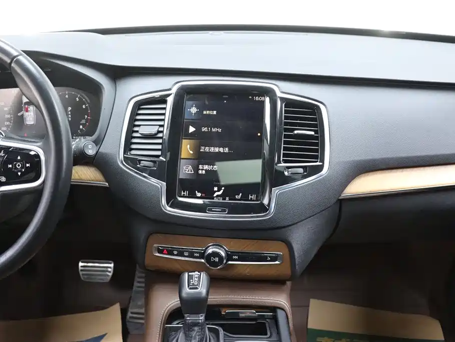 Volvo XC90 2020 — фото 25
