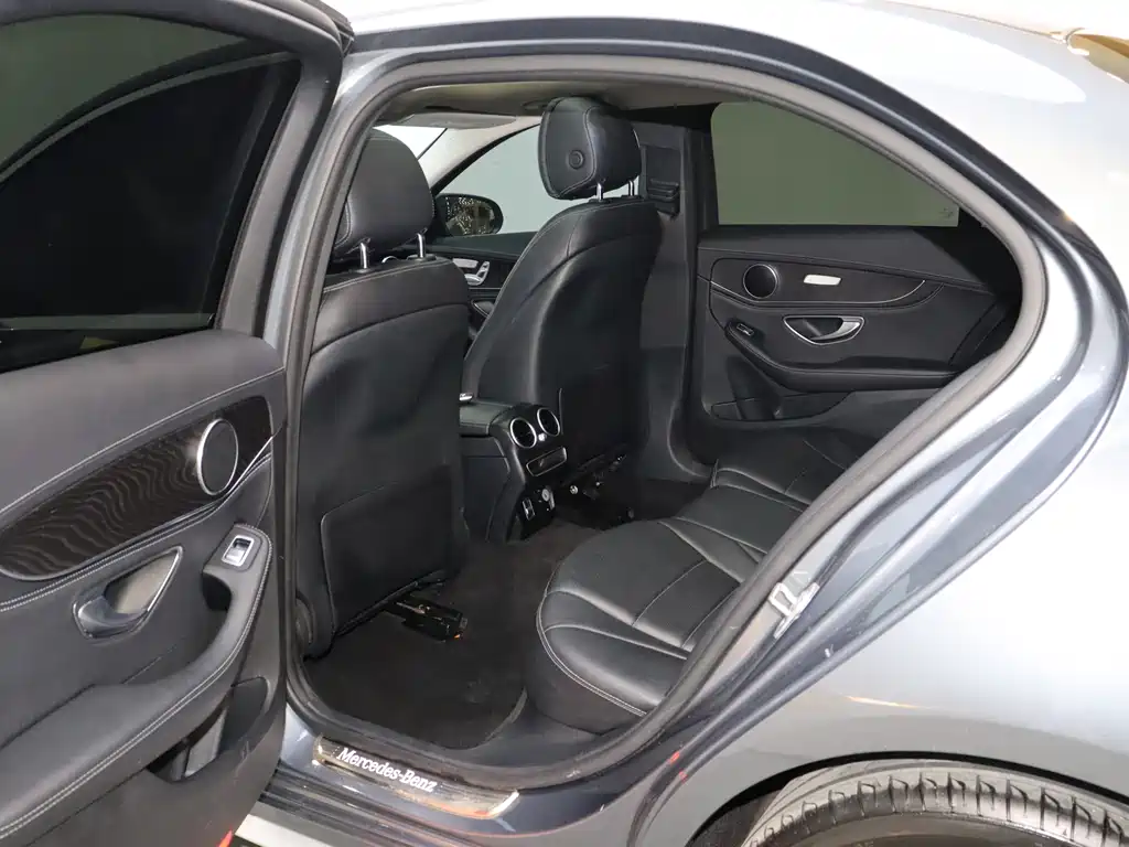Mercedes-Benz C-Class 2019 — фото 16