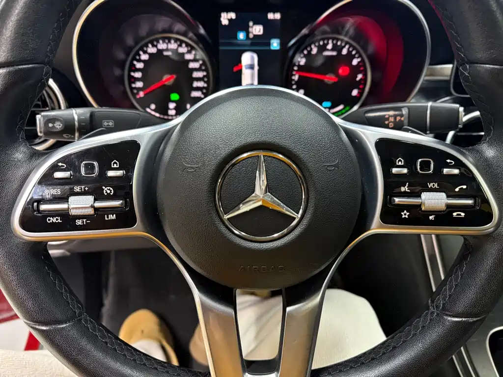 Mercedes-Benz C-Class 2019 — фото 19