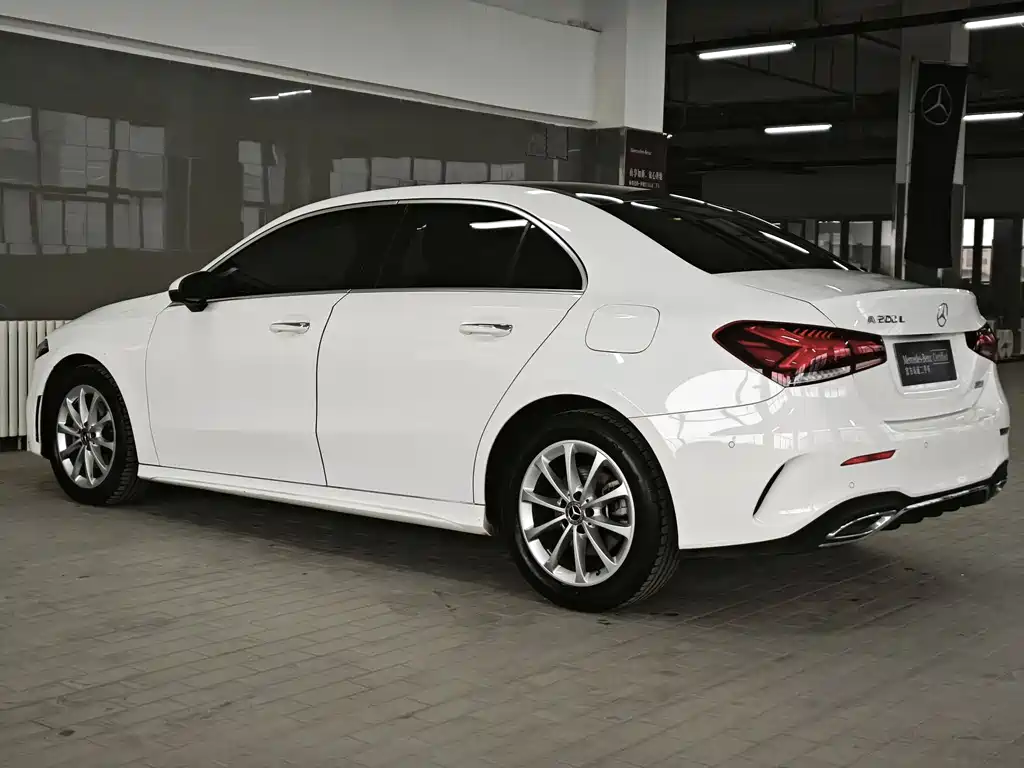 Mercedes-Benz A-Class 2022 — фото 7
