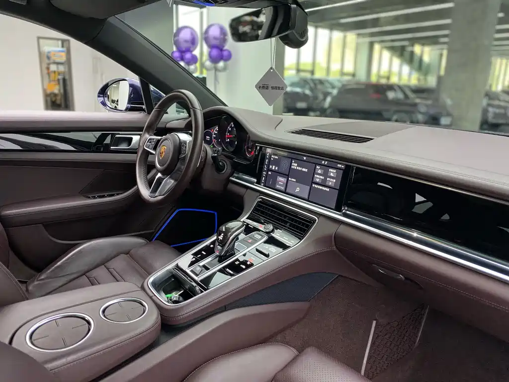 Porsche Panamera 2018 — фото 9