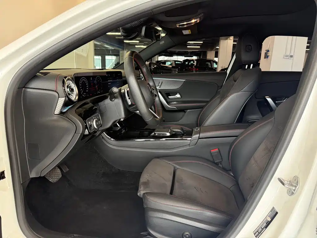 Mercedes-Benz A-Class 2023 — фото 7
