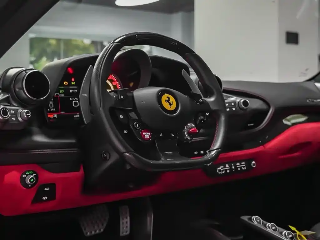 Ferrari F8 2021 — фото 9